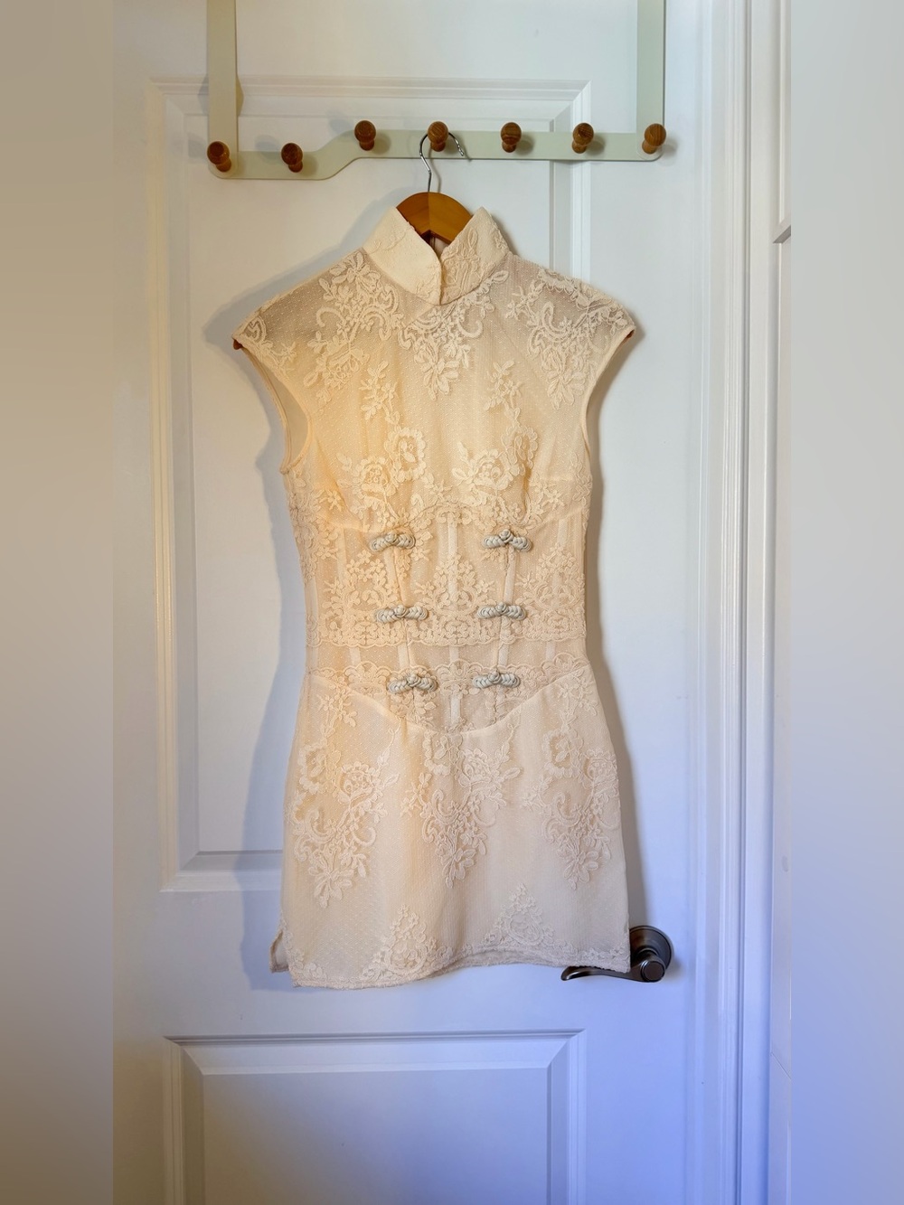 SAU LEE Lace Mini Dress In Cream, NEW WITHOUT TAGS, NEVER WORN. - Picture 4 of 12